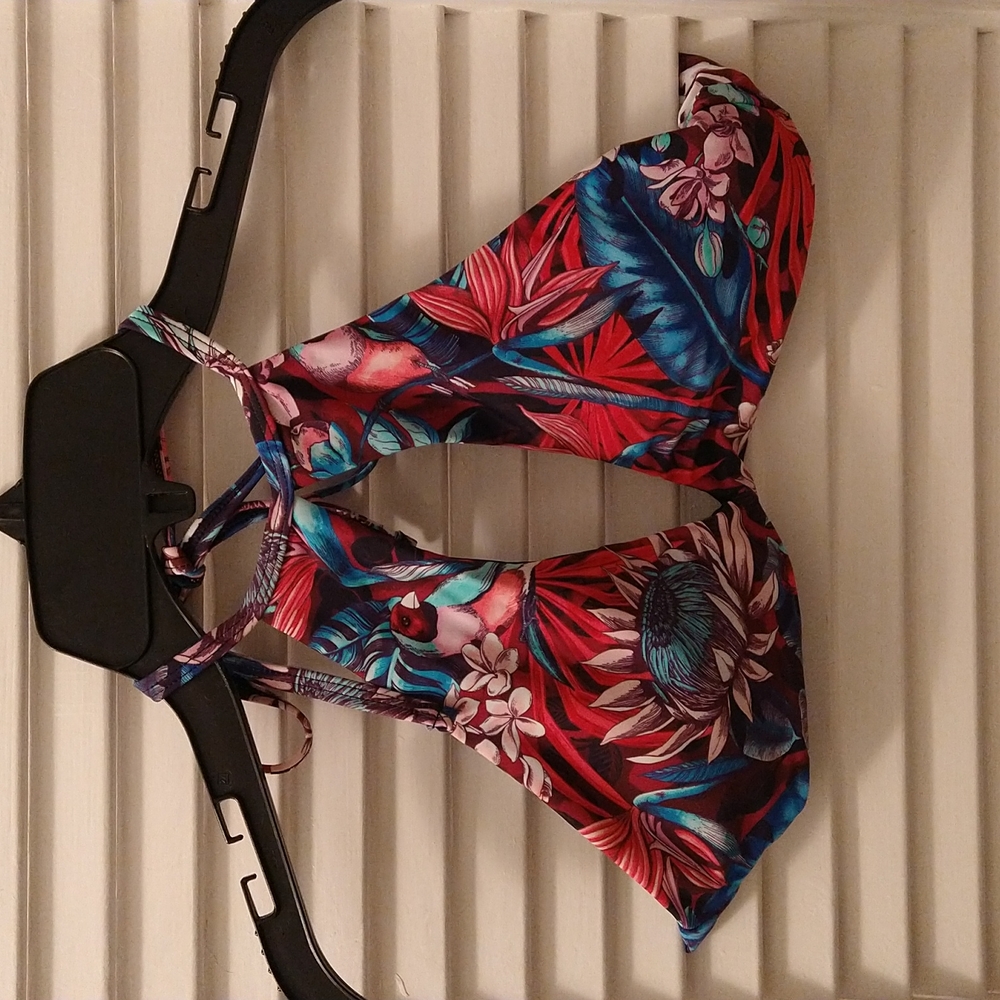 Sexy brand new bikini top
